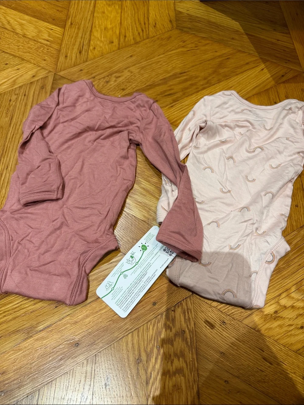 Carter’s 2 pieces long sleeves onesies with foldable hand mittens